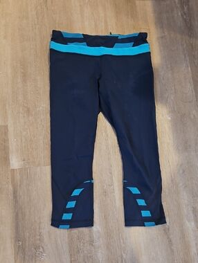 Lululemon Cropped Leggings Size 8